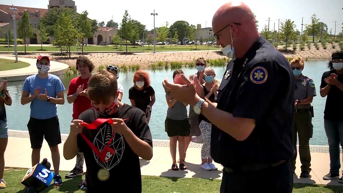 Teen rescues drowning toddler from lake