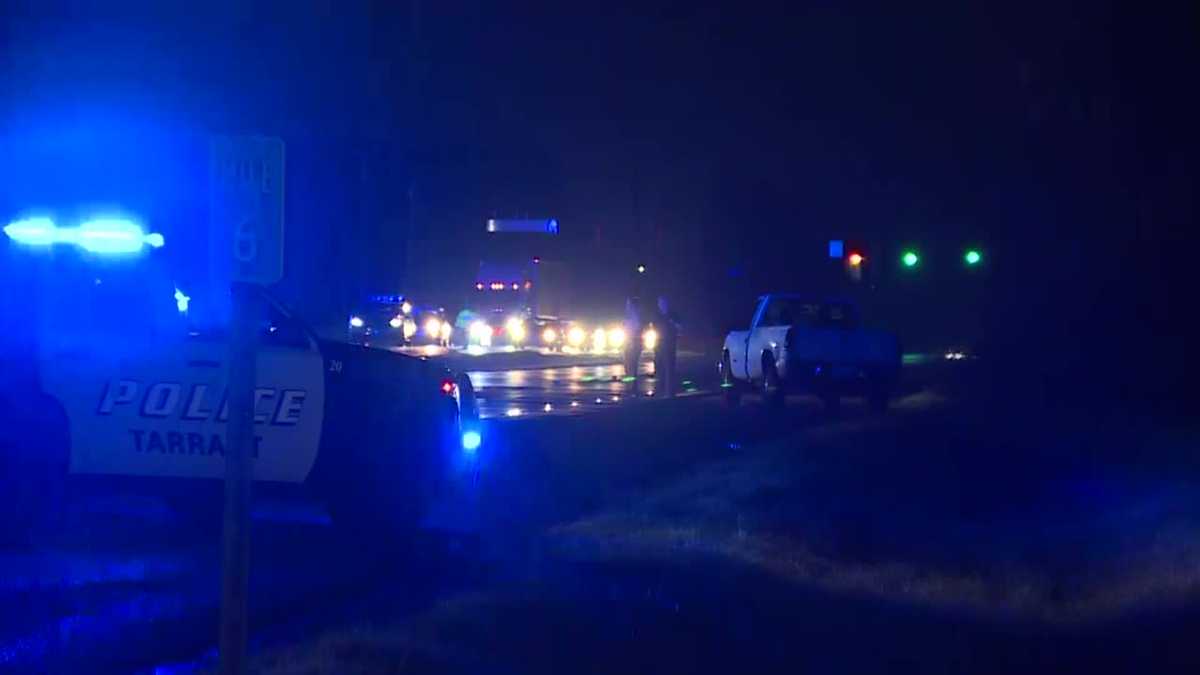 Pedestrian struck, killed on Highway 79 in Tarrant