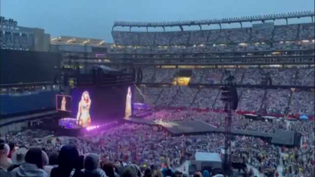 Taylor Swift fans soak up another 'Rain Show' at Gillette Stadium - Vimarsana News