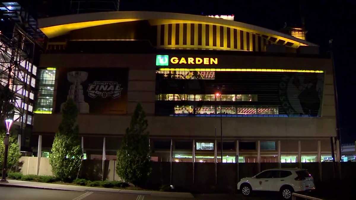 Coronavirus in sports: TD Garden & Boston Bruins owner announces salary  reductions and employee leave 