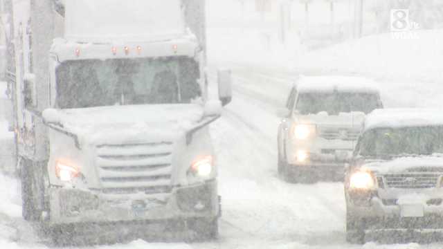 Trucks can't make it up snowy hill in Lancaster County, Pa. - Vimarsana News