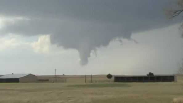 Video: Oklahoma's first tornado of 2018 caught on camera near Buffalo