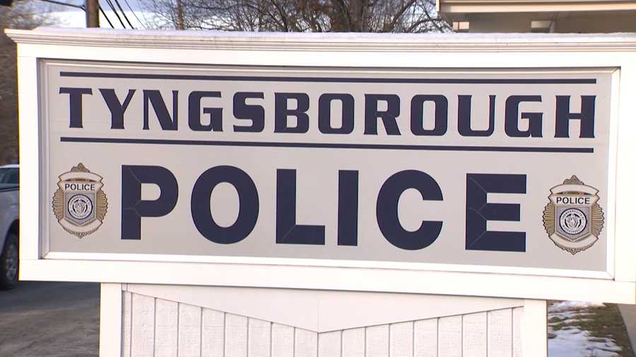 Tyngsborough Police sign