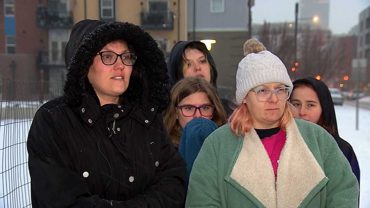 Family asks for loved one's ashes back after moving truck stolen