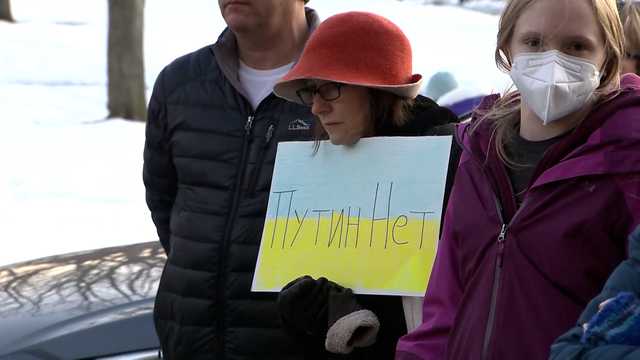 Ukrainian Americans in Mass. call for peace during prayer vigil - Vimarsana News
