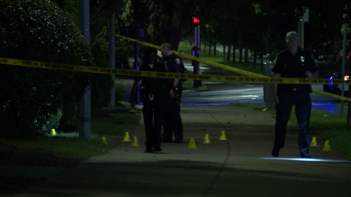 Person shot in Roxbury; Boston police investigating