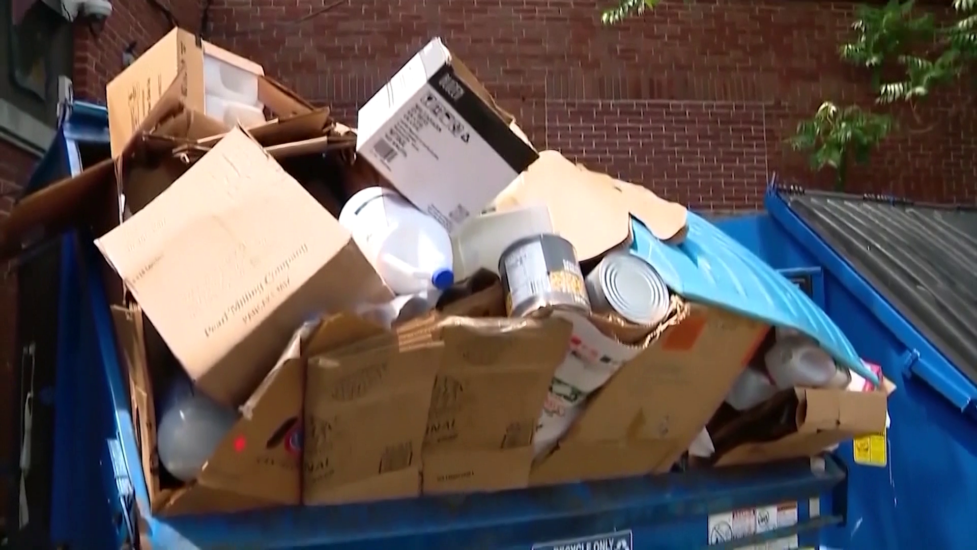 Gov. demands Republic Services immediately resolve trash strike