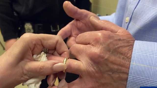 Wedding ring found at compost site returned to owner - Vimarsana News